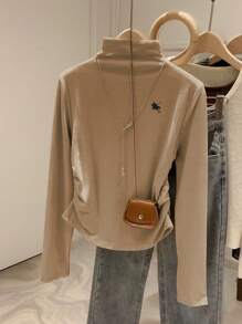 女式骑士印花立领长袖褶皱 T 恤，适合秋季 - 卡其色 - 查看 1