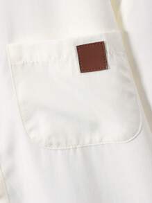 SHEIN 青少年男孩休闲时尚简约极简主义短袖衬衫，百搭设计，适合日常穿着和外出，春夏季