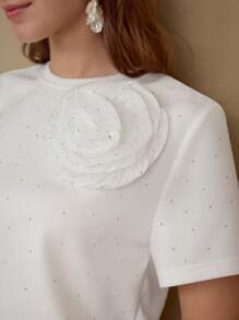 MOTF PREMIUM Camiseta con detalles de rhinestones y estampado floral estéreo - Blanco - Ver 2