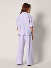 SUMWON Conjunto de dos piezas informal de tela texturizada, compuesto por una camisa cuadrada y pantalones anchos, ropa de playa y resort de verano, vestimenta ligera