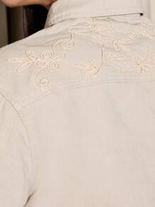 AiiRZ 刺绣短款卡车司机夹克花卉图案纽扣前襟春季时尚休闲外套过渡季街头潮流单品 - 卡其色 - 查看 6