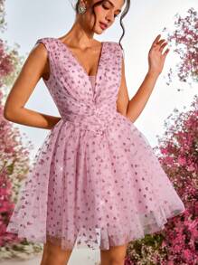 SHEIN Belle Robe élégante, romantique et digne, pour le printemps et l'été, rose pâle, en tulle, avec imprimé motifs coeurs, sans manches, taille froncée, dos nu, taille marquée, ourlet en A, brides croisées dans le dos, robe de graduation, de mariage, de concert, de vacances, d'été mignonne, de bal de promo, d'invitée de mariage, de soirée - Rose bonbon - Voir 5