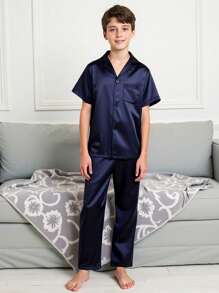 SHEIN Tween Boys Pajamas - Navy Blue Classic Collar Faux Silk Color Dobby Short Sleeve Top Paired With Navy Blue Casual Long Pants, Comfortable 2 Pieces Loungewear Set