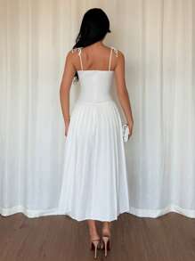 Islaluna 1 Buah Gaun Panjang Wanita Elegan Berwarna Polos dengan Lipit dan Model Camisole - Putih - View 4