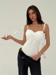 Aloruh Vrouwen Effen Kleur Bloemen Decor Twist Front Bodysuit, Minimalistisch & Slim Fit