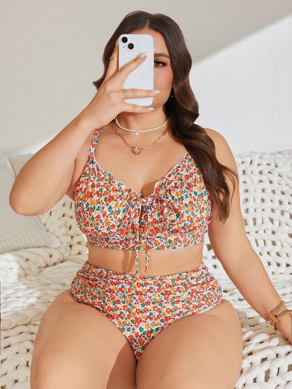 Swim Mod بنطلون قصير وشورت مجموعة بيكيني مناسبة لقياسات كبيرة، طقم ملابس علوية مطبوع بنقشة زهور ورباط خصر وبنطال مجعد للسباحة والشاطئ في فصل الصيف