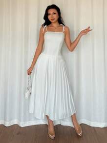 Islaluna 1 Buah Gaun Panjang Wanita Elegan Berwarna Polos dengan Lipit dan Model Camisole - Putih - View 6