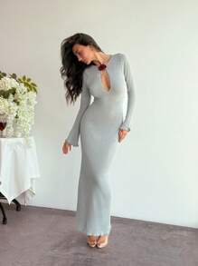 Aloruh Nieuwe Vintage Embossed Floral Pattern Knitwear Hollow Out Sexy Keyhole Neck Flare Sleeve Veelzijdige Gebreide Lange Mouw Jurk Voor Layering