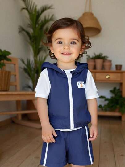 SHEIN Bộ đồ 3 món cho bé trai: Áo len mềm cổ tròn tay ngắn, áo khoác trùm đầu không tay, quần short cạp chun