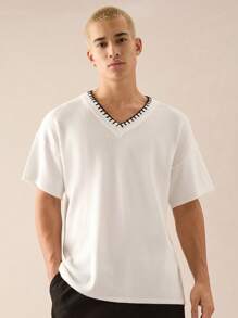 Manfinity VCAY Men's Fashion Casual V-Neck Jacquard Knit Ribbed Contrast Stitching Loose Dropped Shoulder Knitted Sweater T-Shirt, For Fall Winter - White - View 1