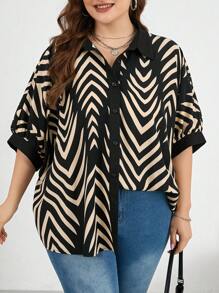 SHEIN Essnce Blusa holgada y cómoda de diario de talla grande para primavera y verano con estampado geométrico, color negro, para mujer. Ideal para uso laboral, vacaciones, ropa informal occidental.