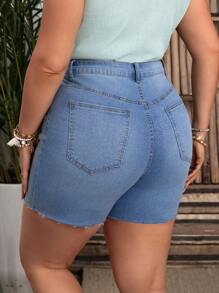 SHEIN LUNE Plus Size Front Button Pocket Rhinestone Embellished Casual Denim Shorts