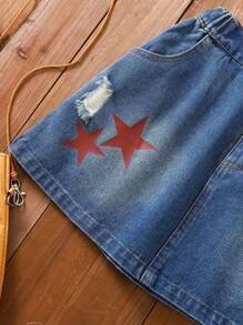 SHEIN Váy denim rách họa tiết ngôi sao đa năng thoải mái giản dị mùa xuân và mùa hè 2025 cho bé gái tuổi mới lớn, thích hợp mặc hàng ngày, đi chơi, tụ họp gia đình và đi nghỉ - Rửa trung bình - Xem 6