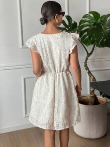SHEIN Frenchy 适合日常穿着的女士纯色简约休闲连衣裙 - 杏色 - 查看 2