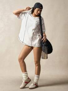 VARSITIE 圆领宽松撞色后背 V 领 T 恤