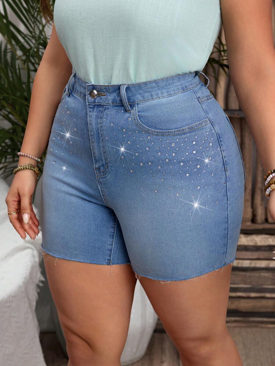SHEIN LUNE Plus Size Front Button Pocket Rhinestone Embellished Casual Denim Shorts