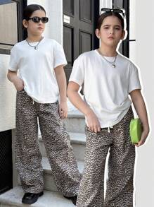 Denimly Tween 女童休闲日常都市街头风格 2 件套：宽松白色短袖 T 恤和抽绳腰部豹纹牛仔阔腿裤 - 白色 - 查看 1