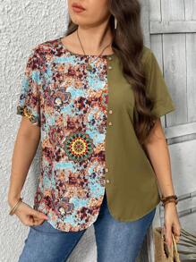 SHEIN LUNE Plus Size Vrouwen Casual Effen Kleur Patchwork Paisley Tie Dye Print Ronde Hals Korte Mouw Decor Knoop Normaal T-shirt