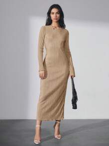 CLARA VERO Robe maxi plissée de qualité en satin, style élégant