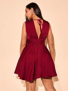 SHEIN BAE Vestido curto elegante e sexy de alça em vinho tinto com decote profundo em V e silhueta evasê para mulheres plus size, vestido de festa francês, vestido de aniversário, vestido de dama de honra, vestido diário minimalista e chique - Vinho - Visão 2