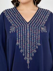Al Najma Plus Size Women Floral Embroidered V-Neck Flare Sleeve Arabic Style Dress, Modest Kaftan