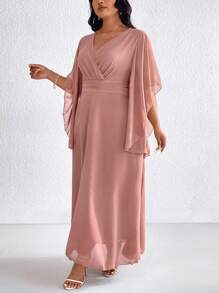 SHEIN Clasi Plussizekleid für Damen mit Peplum-Taille, überkreuztem V-Ausschnitt und Raffungen, lässiges Midi-Kleid