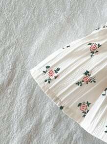 Vintaside Kids Baby Girl Holiday Christmas Casual Summer Beige White Camisole Top, Fresh And Elegant Color. The Use Of Crepe Strip Fabric, Full Of Print Ditsy Floral Pattern Is Full Of Pastoral Atmosphere, Very Lovely, The Shoulder Belt At The Cap Sleeve Decoration Is Added To The Playful Sense. Suitable For To Play, Home Leisure, Sports, School, Party, Etc - Beige - View 7