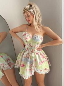 Sweetina Robe mini asymétrique à bretelles avec imprimé floral aléatoire pour l'été
