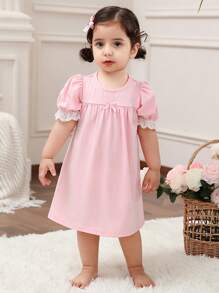 SHEIN 女宝宝粉色简约可爱圆领蕾丝泡泡袖亲肤针织睡裙适合女童日常穿着、活动节日、家庭聚会、斋月 - 粉色 - 查看 3