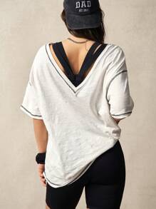 VARSITIE 圆领宽松撞色后背 V 领 T 恤