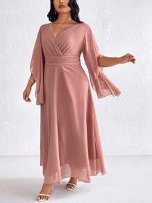 SHEIN Clasi Plussizekleid für Damen mit Peplum-Taille, überkreuztem V-Ausschnitt und Raffungen, lässiges Midi-Kleid