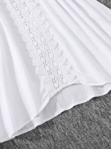 SHEIN Kimono tressé pour préadolescentes avec décoration de sangle, blanc, convenant pour les vacances à la plage et les sorties printanières