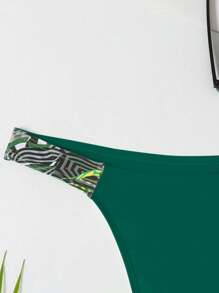 Manfinity Swimmode Men's Holiday Beach Print Patchwork Triangle Swimming Trunks - Green - View 3