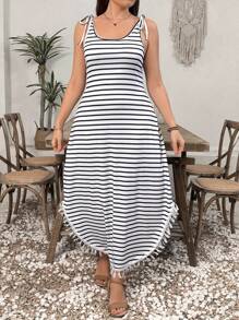 SHEIN Clasi فستان طويل للسيدات مطبوع بخطوط، للارتداء في العطلات - أبيض وأسود - مشاهدة 1