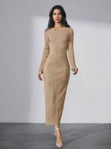 CLARA VERO Robe maxi plissée de qualité en satin, style élégant