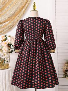 Vestido largo con mangas largas y fondo negro con diseño de rosa y fresa con acabado de encaje, para primavera/verano