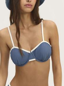 Nöista Two Pieces Bikini Set
Featuring A Bralette Balconette Top With Contrast Color, Inner Pads, Adjustable Straps, And Brief Brazilian Shape. Perfect For Holidays! - Blue - View 4