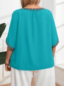 Plus Size Elegant Commuter Embroidery Applique Shirt - Teal Blue - View 2