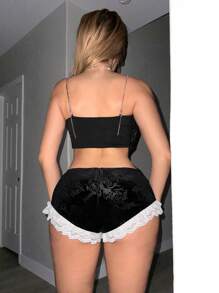 Sweetina 女式天鹅绒压花图案蕾丝边短裤 - 黑色 - 查看 2