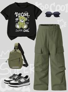 SHEIN 小男孩熊字母印花短袖上衣和工装裤套装 - 白色 - 查看 1