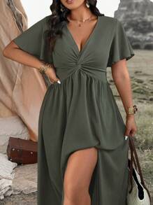 SHEIN Clasi Plus Size Women Solid Color Twist Ruffle Hem Short Sleeve Dress