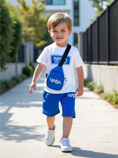 3 件 Tween Boy 字母印花短袖 T 恤、短裤和斜挎包套装，休闲日常夏季服装