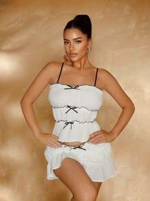 SHEIN SXY 时尚白色俱乐部女士两件套：蝴蝶结细节吊带上衣和荷叶边半身裙 - 白色 - 查看 4