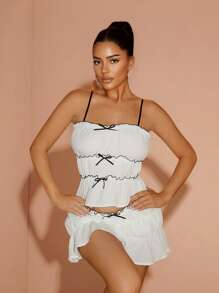 SHEIN SXY 时尚白色俱乐部女士两件套：蝴蝶结细节吊带上衣和荷叶边半身裙 - 白色 - 查看 1
