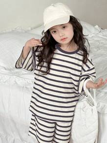 Dazy Kids Set 2 bucăți pentru fete tinere, cu gât rotund, cu mâneci scurte și pantaloni scurți, vară