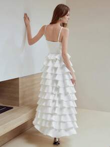 MOTF STUDIO VESTIDO CON VOLANTES ASIMÉTRICOS Y BAJO EN CAPAS