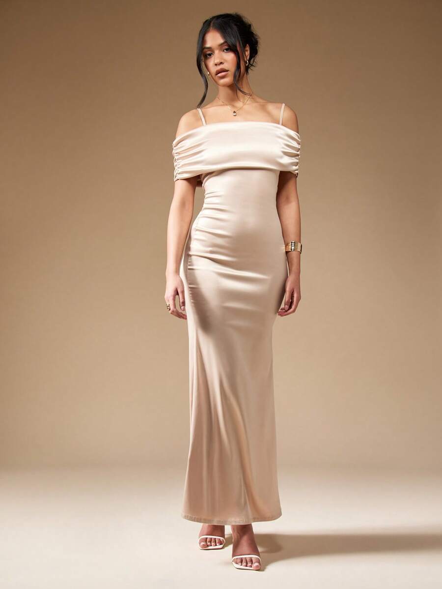 MISSGUIDED 缎面露肩吊带鱼尾下摆露肩长裙 - 杏色 - 查看 1