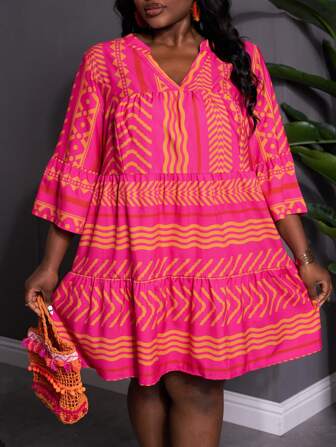 SHEIN CURVE+ Plus Size Djup V-ringad Blommönster Kort Casual Klänning, Lämplig för Boho semester