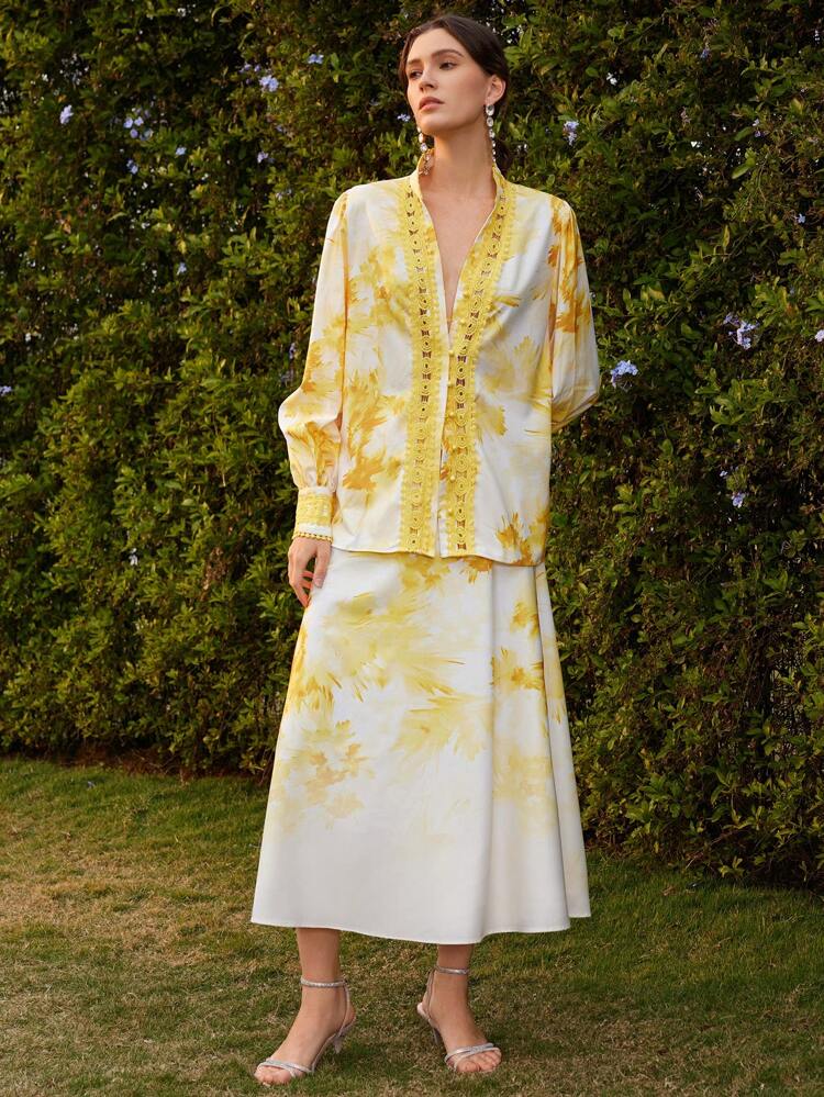 Ladies' Woven Two-Piece Set, Fashionable Positioning, Printed Splicing, Small Lace, Elegant Yellow Two-Piece Setspring