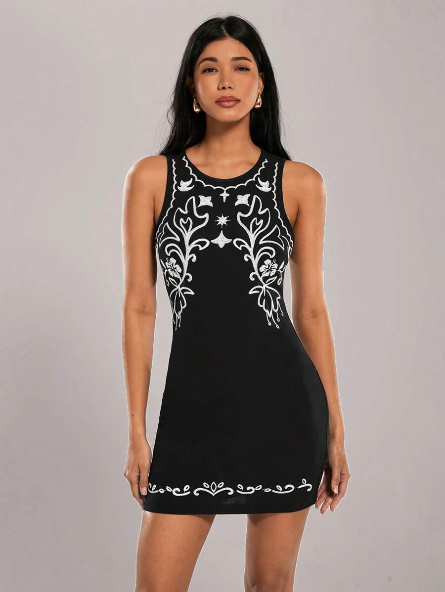 Forever 21 Váy ngắn không tay thêu họa tiết ngày lễ cho nữ - màu đen - Xem 1